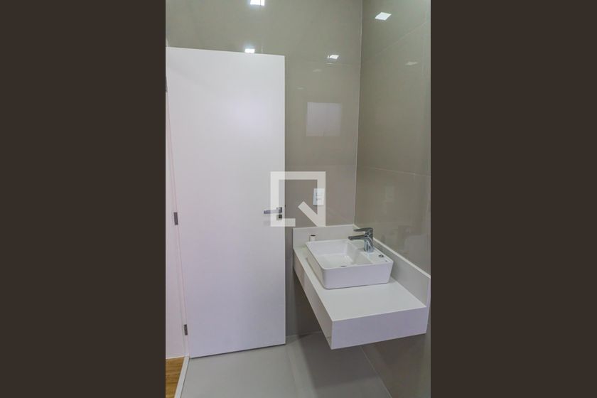 Casa à Venda - Swiss Park, 3 Quartos,  232 m2 em , Campinas - sp | SoloBR