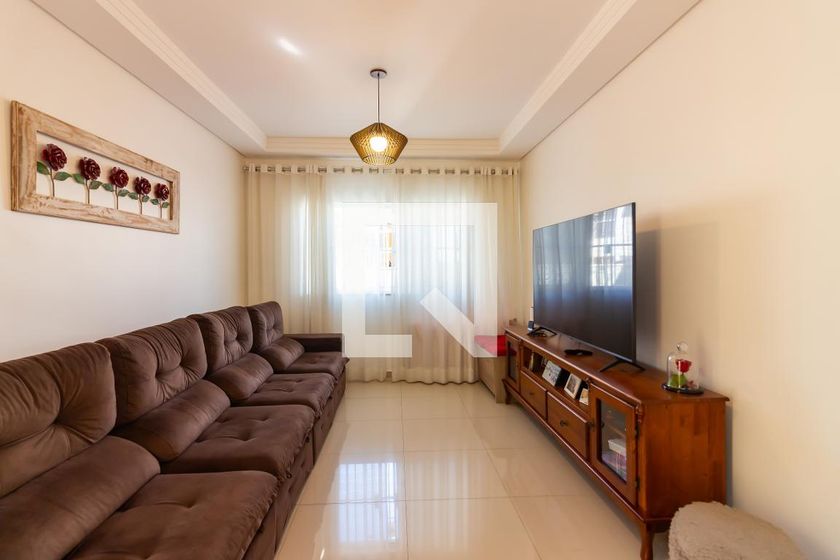 Casa, 3 quartos, 240 m² - Foto 1