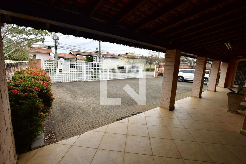 Casa à Venda - Mansões Santo Antônio, 4 Quartos,  345 m2 em , Campinas - sp | SoloBR