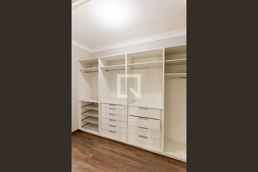 Casa à Venda - Swiss Park, 5 Quartos,  638 m2 em , Campinas - sp | SoloBR