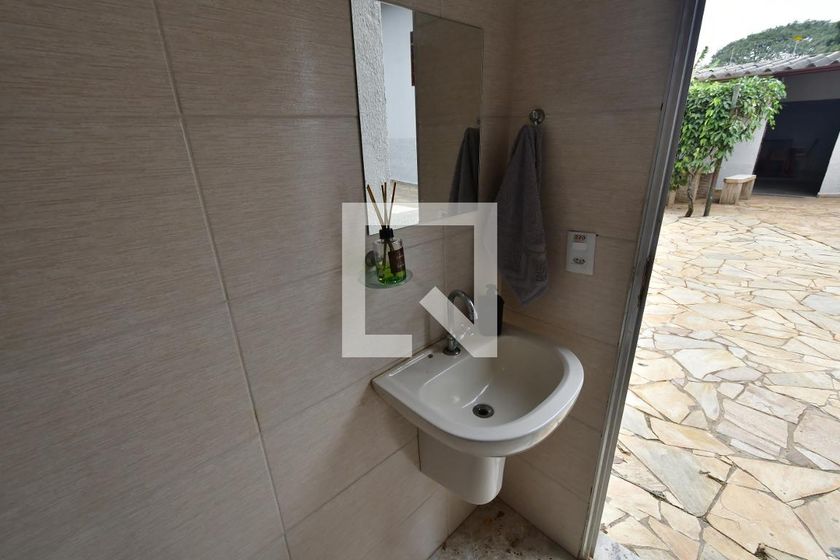 Casa à Venda - Mansões Santo Antônio, 3 Quartos,  1000 m2 em , Campinas - sp | SoloBR