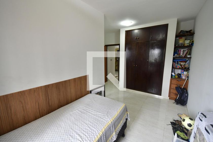Casa à Venda - Mansões Santo Antônio, 3 Quartos,  1000 m2 em , Campinas - sp | SoloBR
