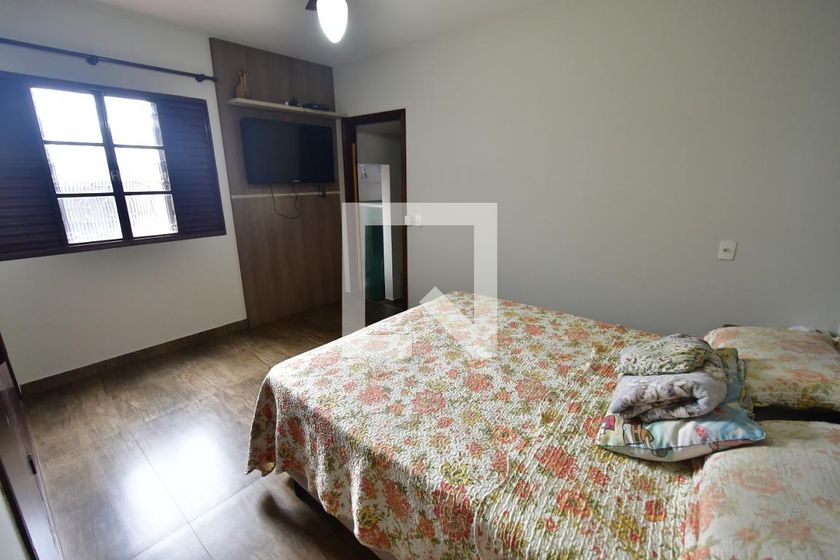Casa à Venda - Mansões Santo Antônio, 3 Quartos,  1000 m2 em , Campinas - sp | SoloBR