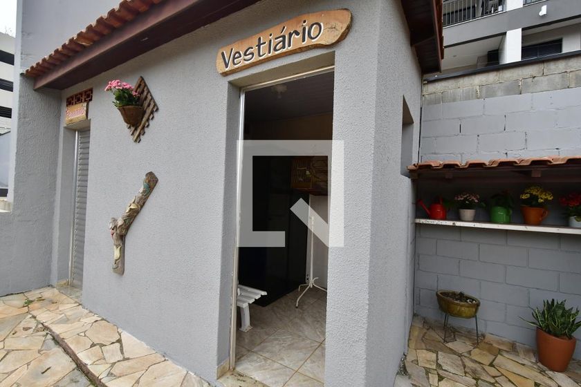 Casa à Venda - Mansões Santo Antônio, 3 Quartos,  1000 m2 em , Campinas - sp | SoloBR