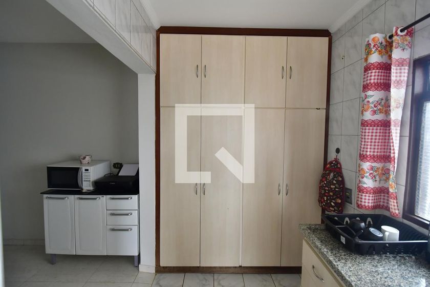 Casa à Venda - Mansões Santo Antônio, 3 Quartos,  1000 m2 em , Campinas - sp | SoloBR