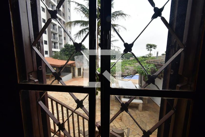Casa à Venda - Mansões Santo Antônio, 3 Quartos,  1000 m2 em , Campinas - sp | SoloBR