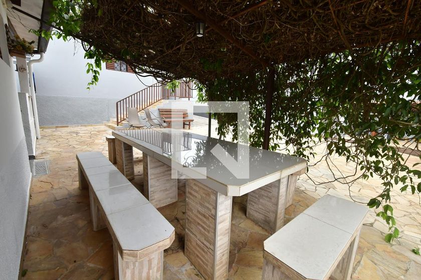 Casa à Venda - Mansões Santo Antônio, 3 Quartos,  1000 m2 em , Campinas - sp | SoloBR