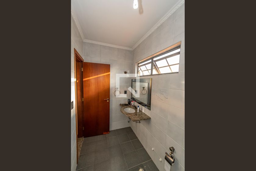 Casa à Venda - Taquaral, 4 Quartos,  293 m2 em , Campinas - sp | SoloBR