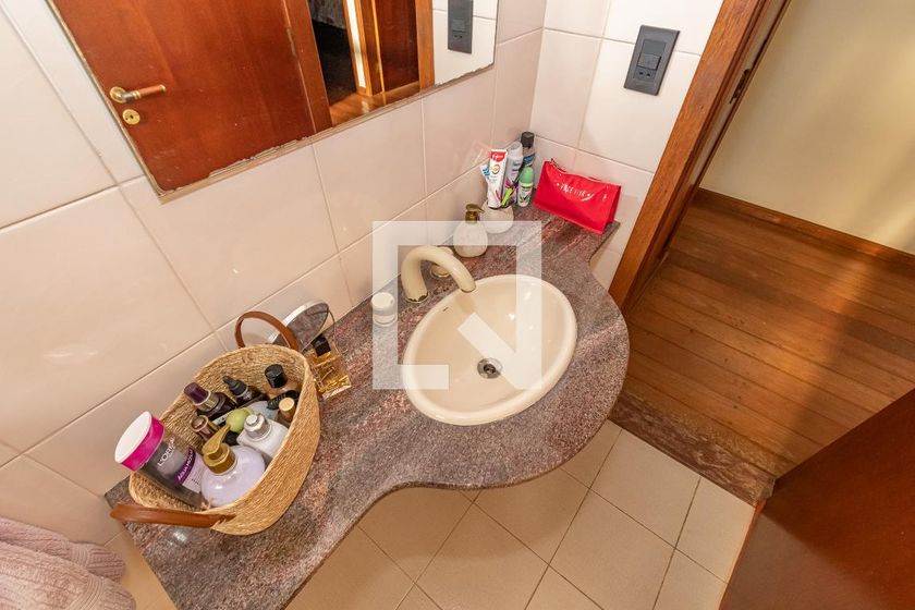 Casa à Venda - Taquaral, 4 Quartos,  293 m2 em , Campinas - sp | SoloBR