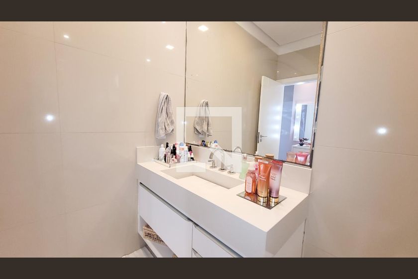 Casa à Venda - Res. Parque dos Alecrins, 4 Quartos,  329 m2 em , Campinas - sp | SoloBR