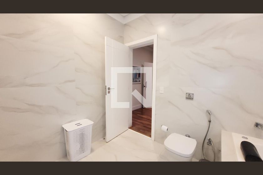 Casa à Venda - Res. Parque dos Alecrins, 4 Quartos,  329 m2 em , Campinas - sp | SoloBR