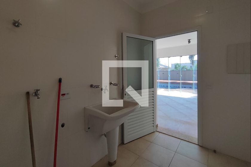 Casa à Venda - Parque Prado, 5 Quartos,  360 m2 em , Campinas - sp | SoloBR