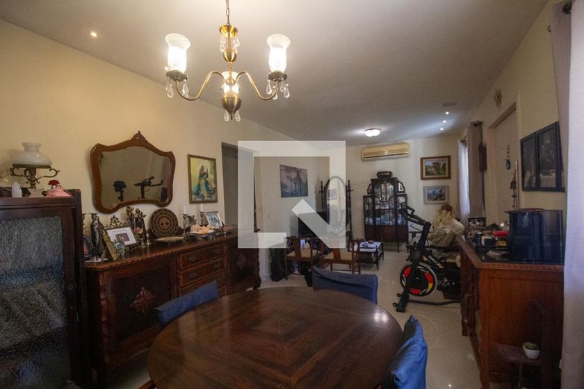 Casa, 4 quartos, 200 m² - Foto 1