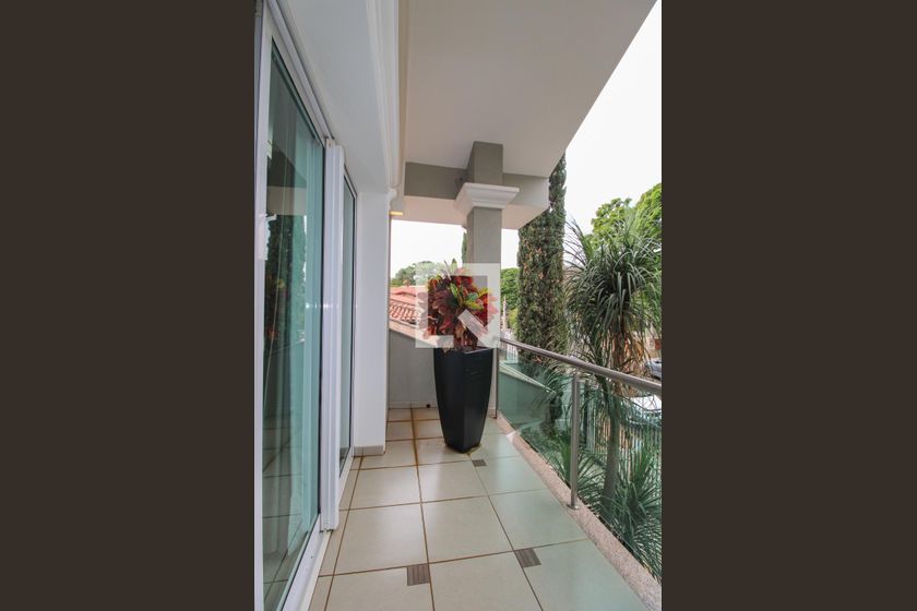 Casa à Venda - Nova Campinas, 4 Quartos,  416 m2 em , Campinas - sp | SoloBR