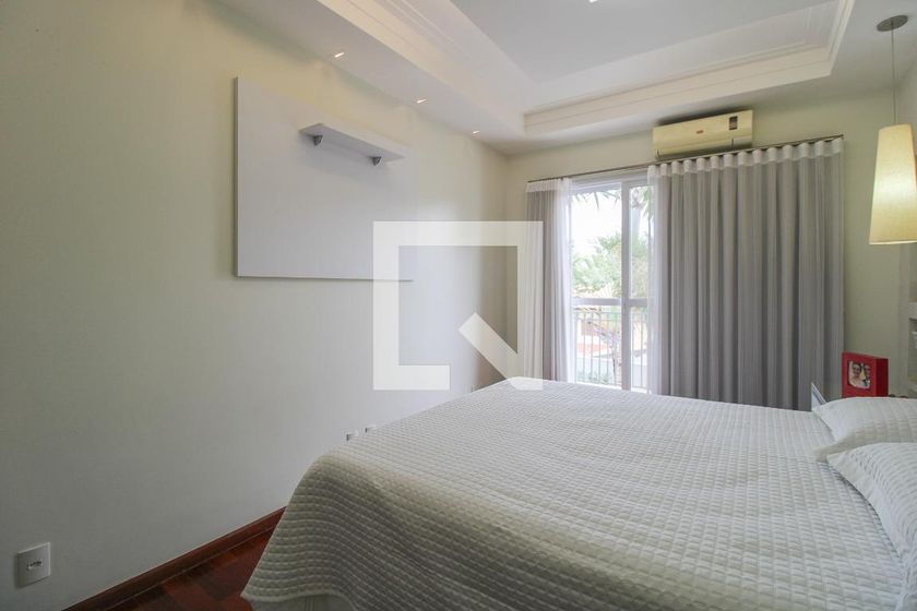 Casa à Venda - Nova Campinas, 4 Quartos,  416 m2 em , Campinas - sp | SoloBR