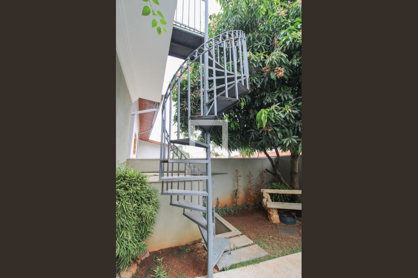 Casa à Venda - Nova Campinas, 4 Quartos,  416 m2 em , Campinas - sp | SoloBR
