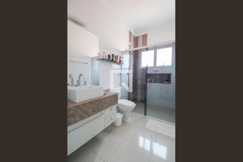 Casa à Venda - Nova Campinas, 4 Quartos,  416 m2 em , Campinas - sp | SoloBR
