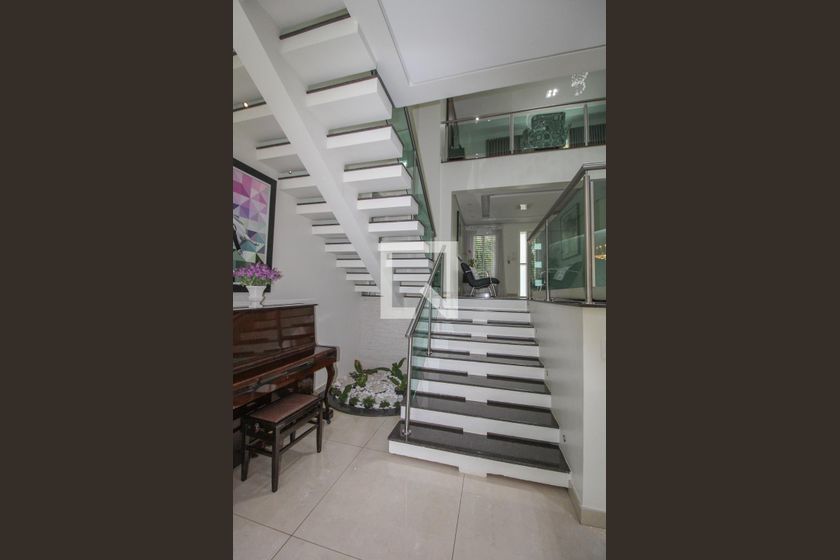 Casa à Venda - Nova Campinas, 4 Quartos,  416 m2 em , Campinas - sp | SoloBR