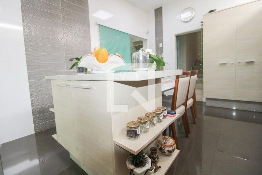 Casa à Venda - Nova Campinas, 4 Quartos,  416 m2 em , Campinas - sp | SoloBR