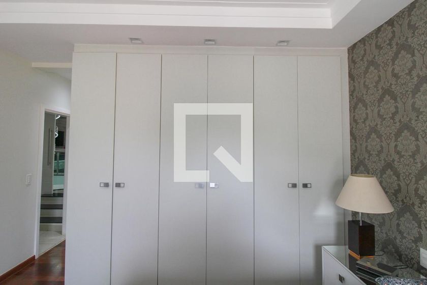 Casa à Venda - Nova Campinas, 4 Quartos,  416 m2 em , Campinas - sp | SoloBR
