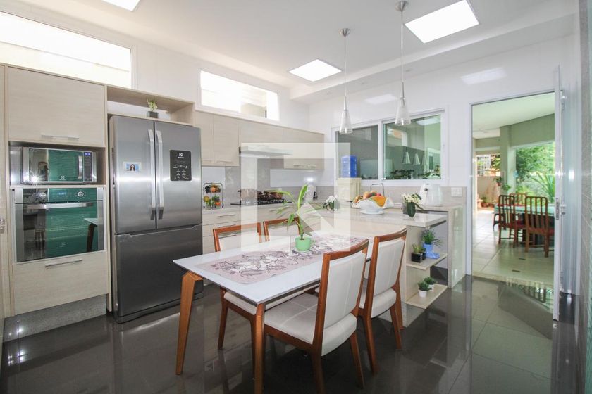 Casa à Venda - Nova Campinas, 4 Quartos,  416 m2 em , Campinas - sp | SoloBR