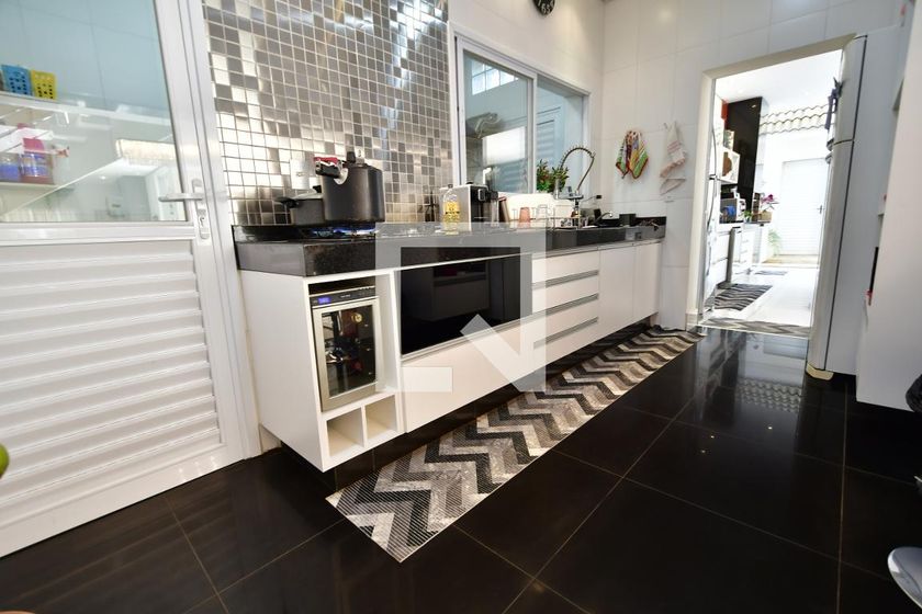 Casa à Venda - Mansões Santo Antônio, 3 Quartos,  459 m2 em , Campinas - sp | SoloBR