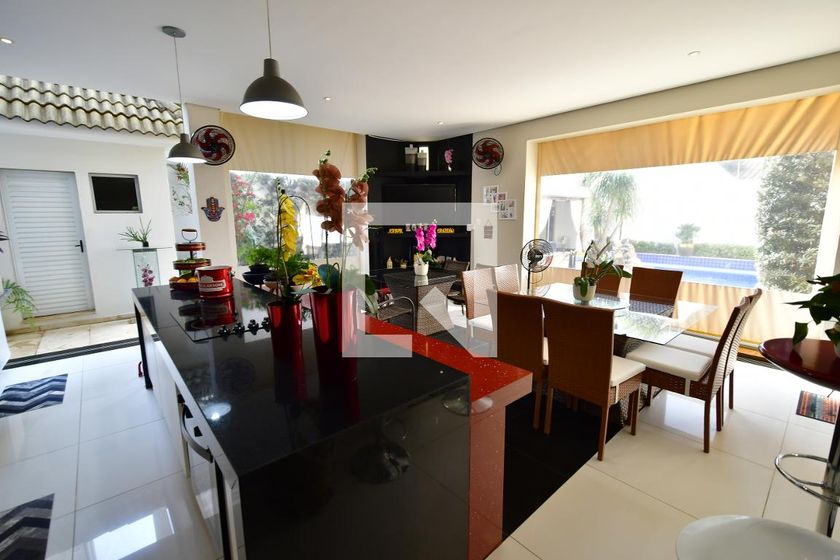 Casa à Venda - Mansões Santo Antônio, 3 Quartos,  459 m2 em , Campinas - sp | SoloBR