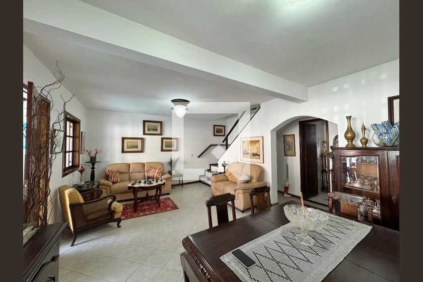 Casa, 4 quartos, 182 m² - Foto 2