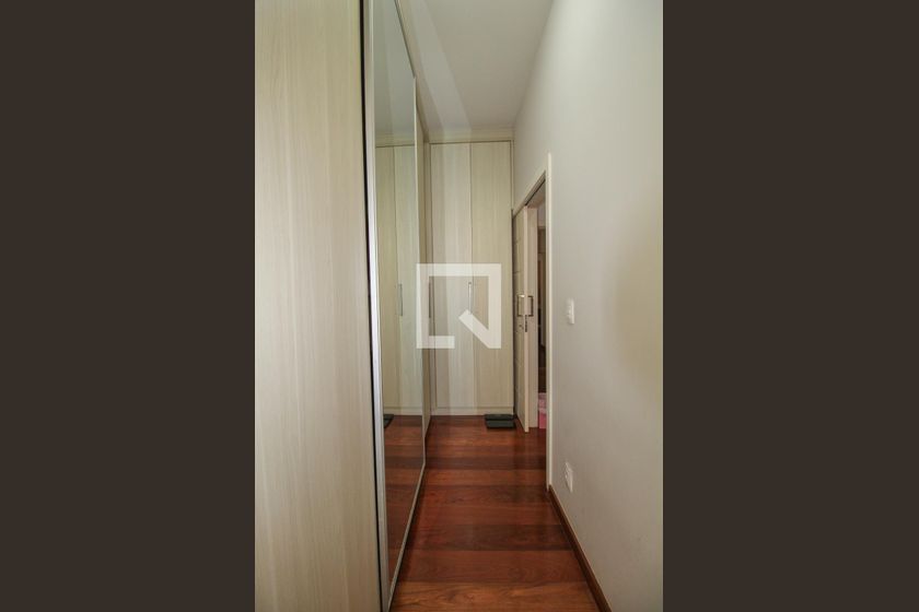 Casa à Venda - Lot. Alphaville Campinas, 5 Quartos,  900 m2 em , Campinas - sp | SoloBR