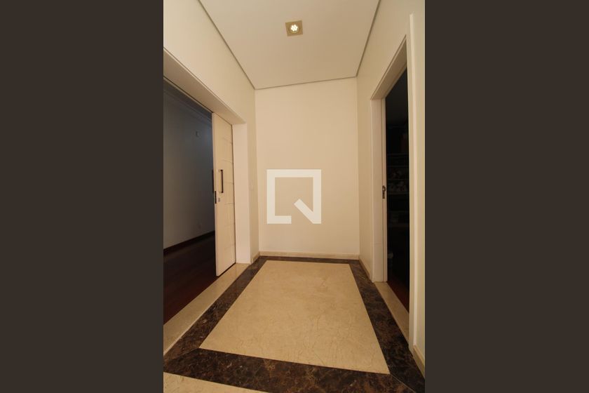 Casa à Venda - Lot. Alphaville Campinas, 5 Quartos,  900 m2 em , Campinas - sp | SoloBR