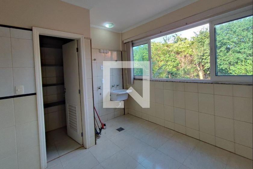 Casa à Venda - Parque Prado, 6 Quartos,  377 m2 em , Campinas - sp | SoloBR