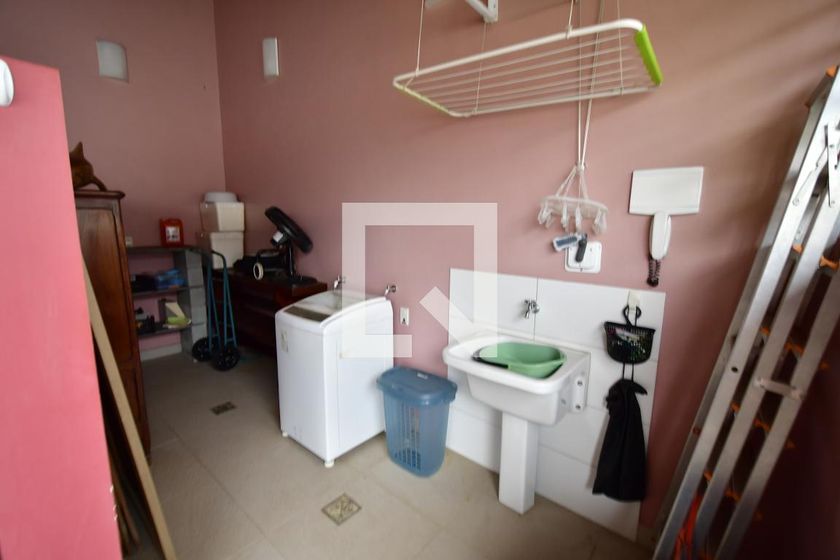 Casa à Venda - Guanabara, 4 Quartos,  280 m2 em , Campinas - sp | SoloBR