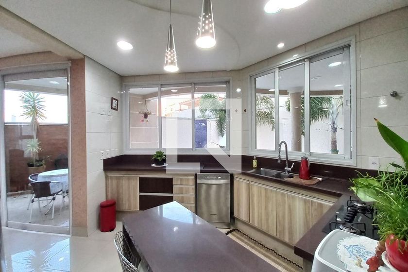 Casa à Venda - Swiss Park, 4 Quartos,  450 m2 em , Campinas - sp | SoloBR