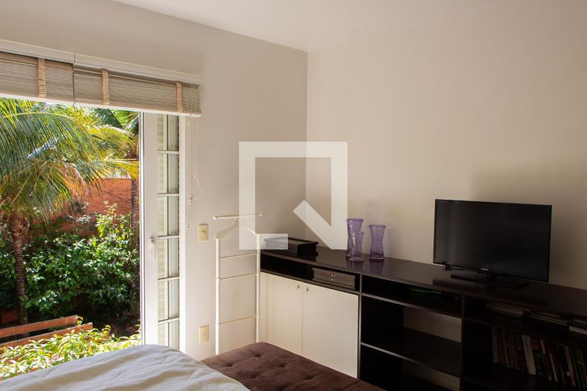 Casa à Venda - Lot. Alphaville Campinas, 4 Quartos,  704 m2 em , Campinas - sp | SoloBR