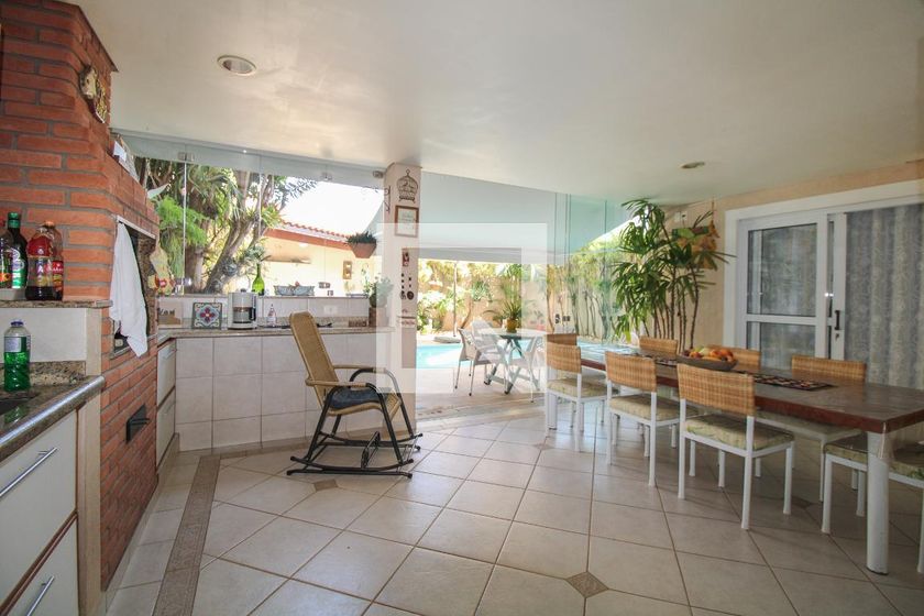 Casa à Venda - Mansões Santo Antônio, 4 Quartos,  300 m2 em , Campinas - sp | SoloBR