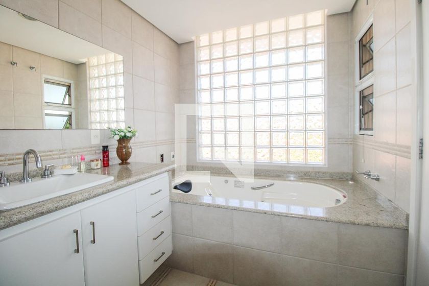 Casa à Venda - Mansões Santo Antônio, 4 Quartos,  300 m2 em , Campinas - sp | SoloBR