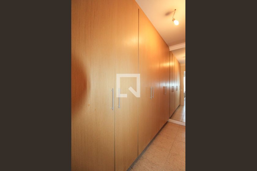 Casa à Venda - Mansões Santo Antônio, 4 Quartos,  300 m2 em , Campinas - sp | SoloBR