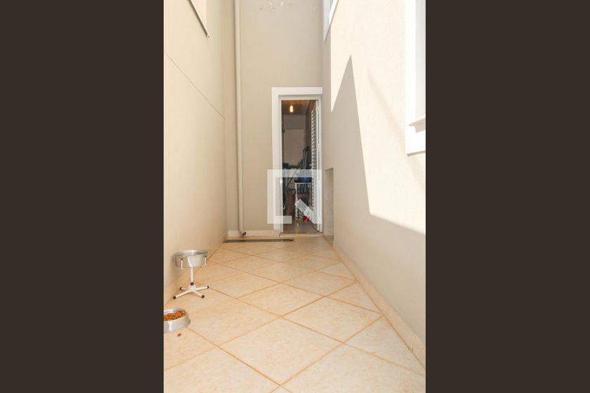 Casa à Venda - Mansões Santo Antônio, 4 Quartos,  300 m2 em , Campinas - sp | SoloBR
