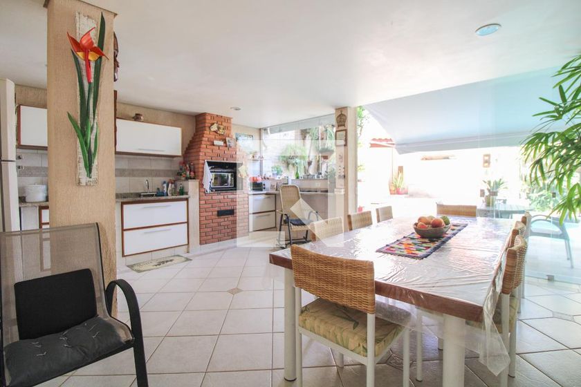 Casa à Venda - Mansões Santo Antônio, 4 Quartos,  300 m2 em , Campinas - sp | SoloBR