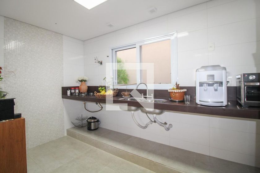 Casa à Venda - Mansões Santo Antônio, 4 Quartos,  300 m2 em , Campinas - sp | SoloBR