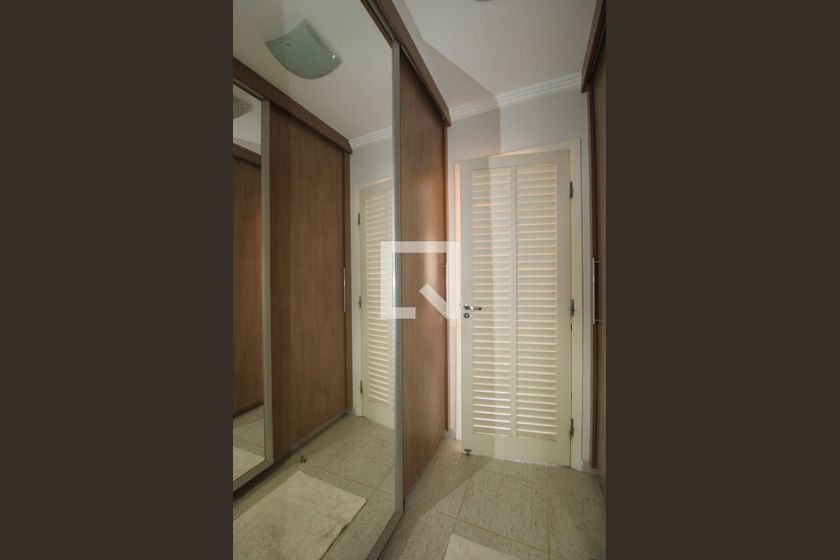 Casa à Venda - Mansões Santo Antônio, 4 Quartos,  300 m2 em , Campinas - sp | SoloBR