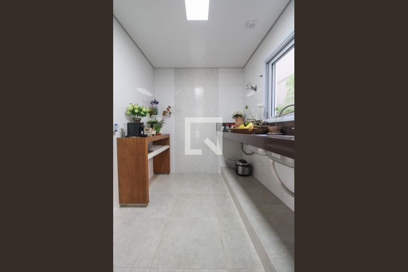 Casa à Venda - Mansões Santo Antônio, 4 Quartos,  300 m2 em , Campinas - sp | SoloBR