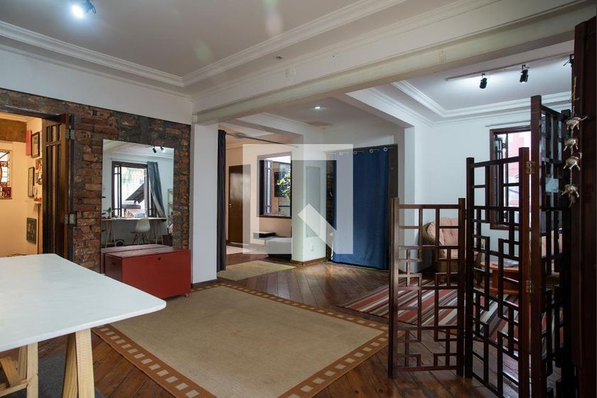 Casa, 4 quartos, 230 m² - Foto 1