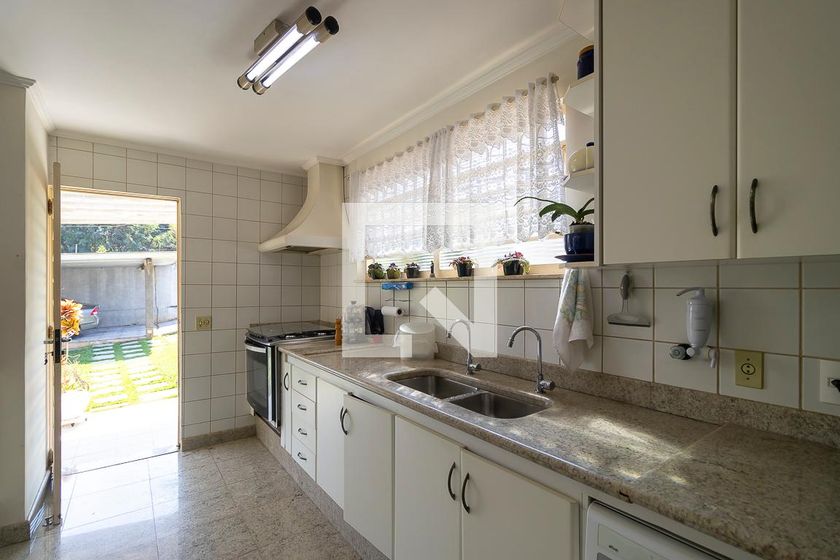 Casa à Venda - Jardim Planalto, 3 Quartos,  910 m2 em , Campinas - sp | SoloBR
