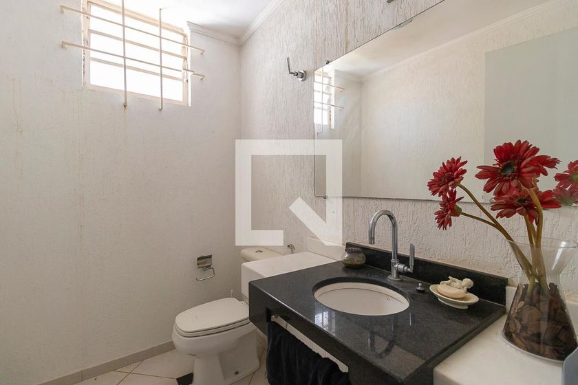 Casa à Venda - Jardim Planalto, 3 Quartos,  910 m2 em , Campinas - sp | SoloBR