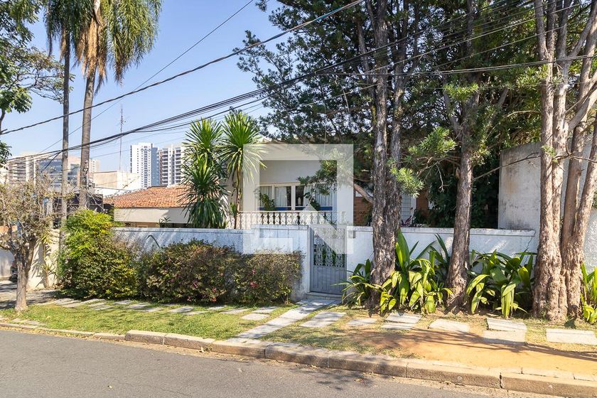 Casa à Venda - Jardim Planalto, 3 Quartos,  910 m2 em , Campinas - sp | SoloBR