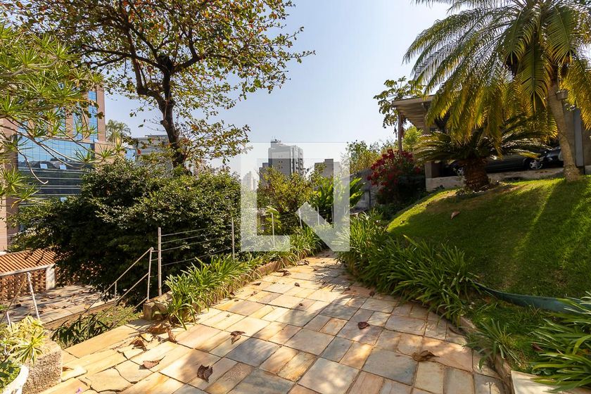 Casa à Venda - Jardim Planalto, 3 Quartos,  910 m2 em , Campinas - sp | SoloBR