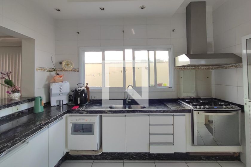 Casa à Venda - Swiss Park, 5 Quartos,  310 m2 em , Campinas - sp | SoloBR
