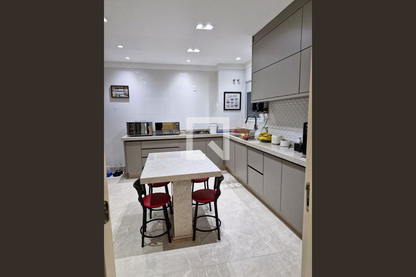 Apartamento à Venda - Lot. Alphaville Campinas, 4 Quartos,  215 m2 em , Campinas - sp | SoloBR