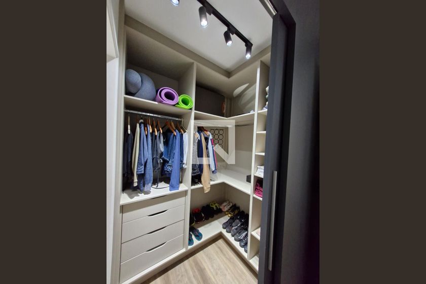 Apartamento à Venda - Lot. Alphaville Campinas, 4 Quartos,  215 m2 em , Campinas - sp | SoloBR